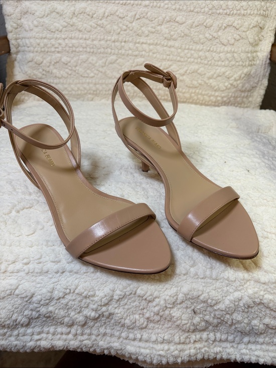 Veronica Beard Shoes - Veronica Beard beige neutral kitten heel open toe ankle strap shoe size 7